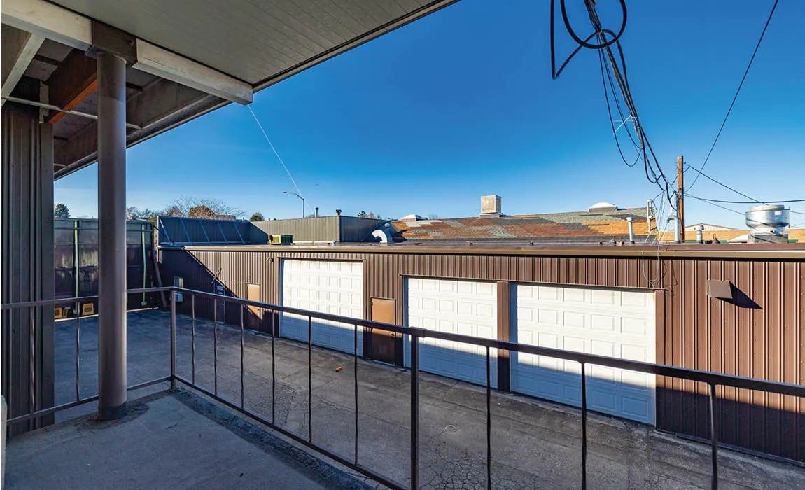 8624 W. Franklin Rd. second-floor deck and yard