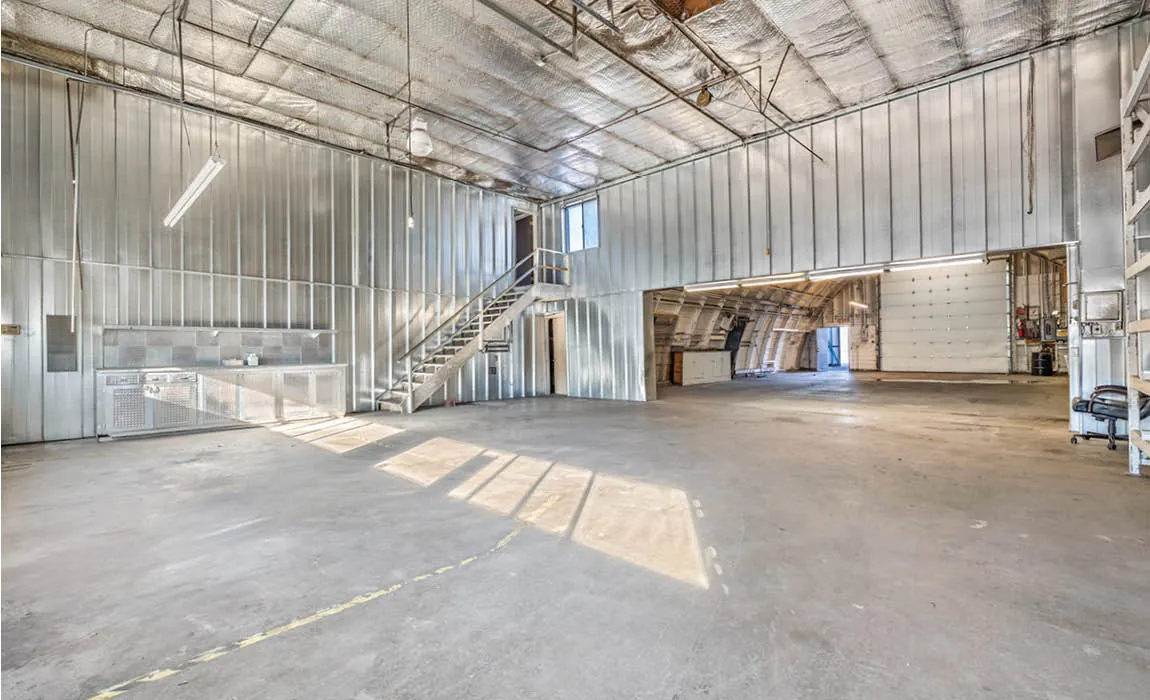 8624 W. Franklin Rd. warehouse interior