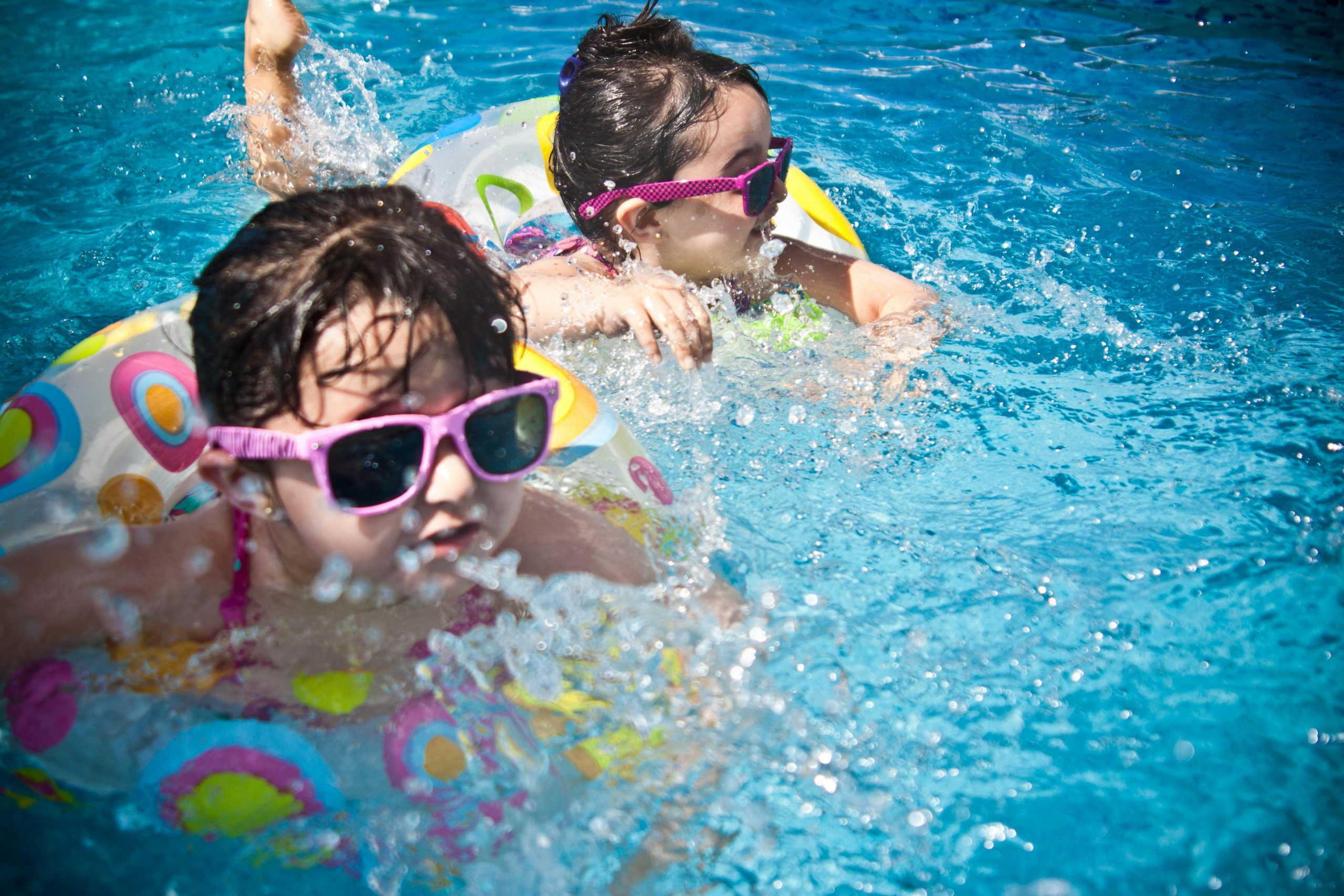 swimming, toddlers, community pool