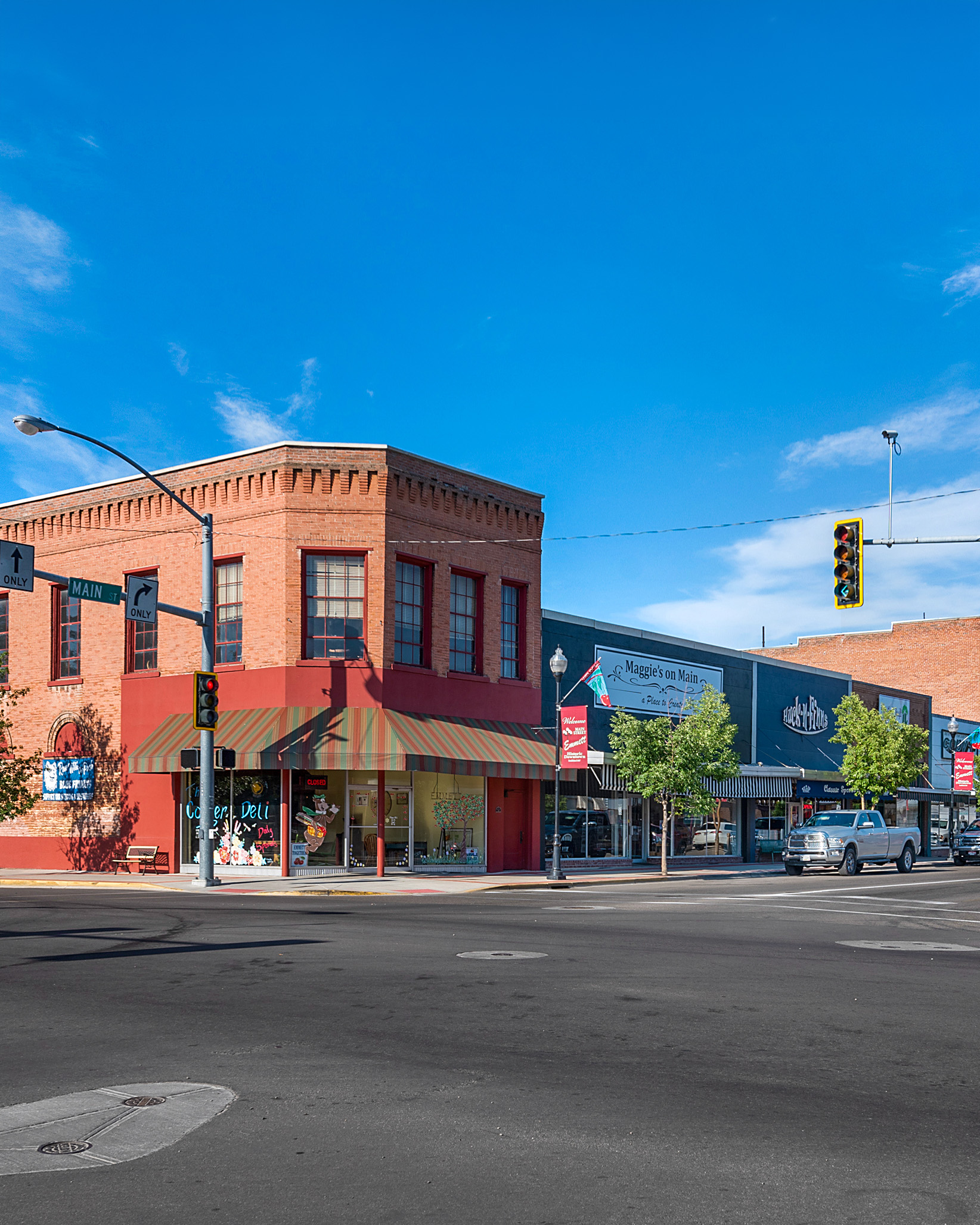 downtown-emmett-charming-main-street