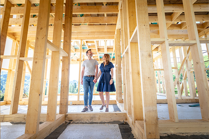 construction couple horizontal