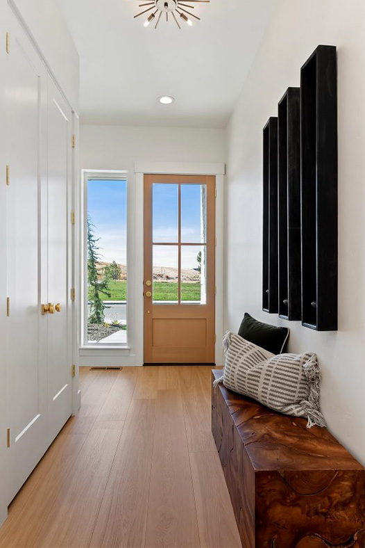 01-6536 S Astoria Ave - Chris Majors_001-V